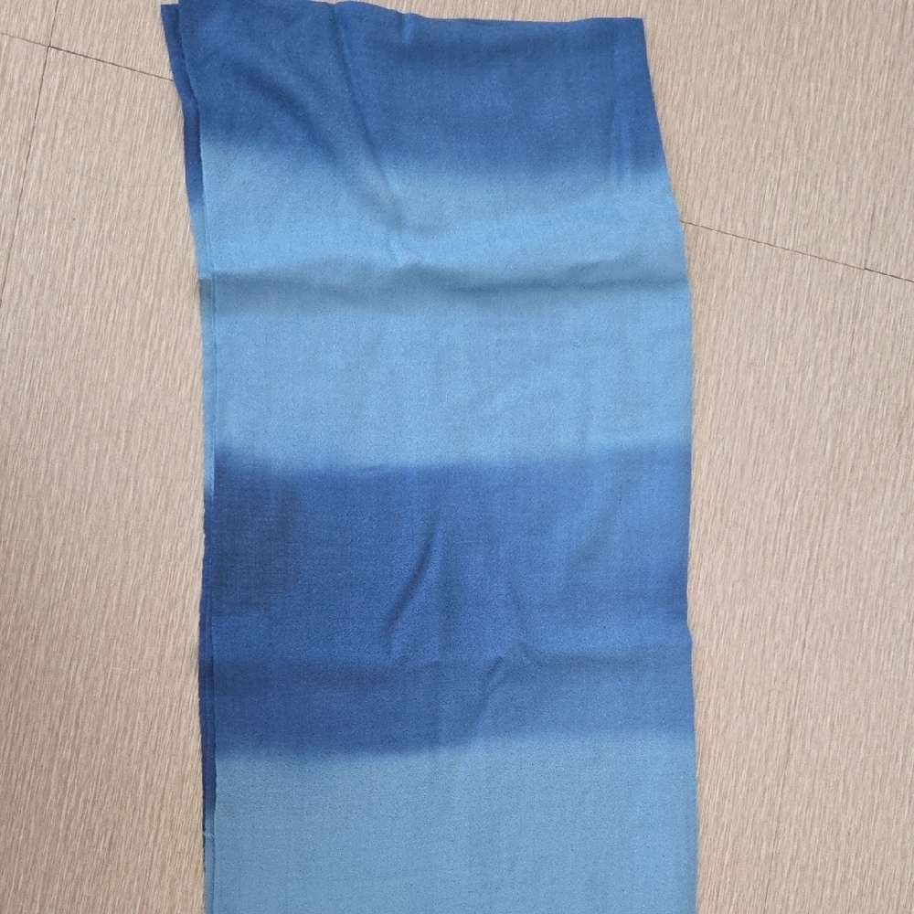 Blue Gradient Scarf - Picture 2 of 4